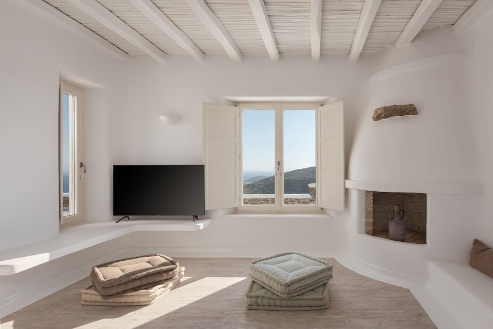 Mykonian Icon Villa