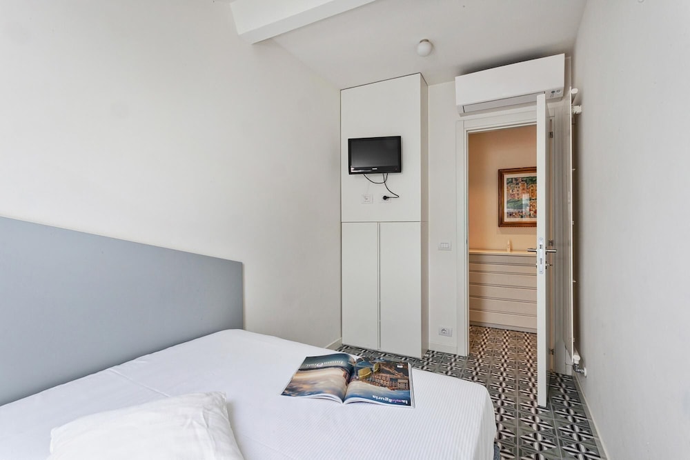 Luxury Central Design Apartment photo 4