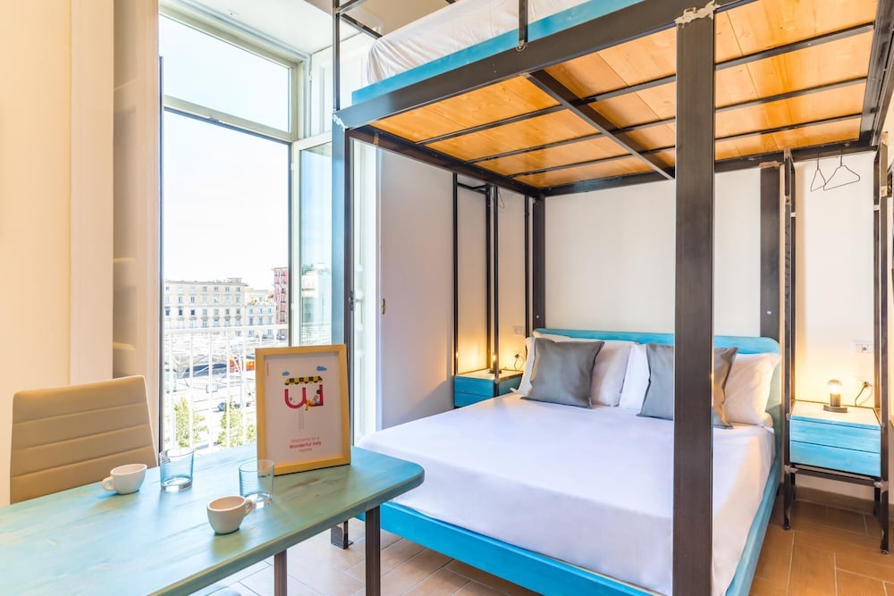 Central Station Housing - Studios by Wonderful Italy
