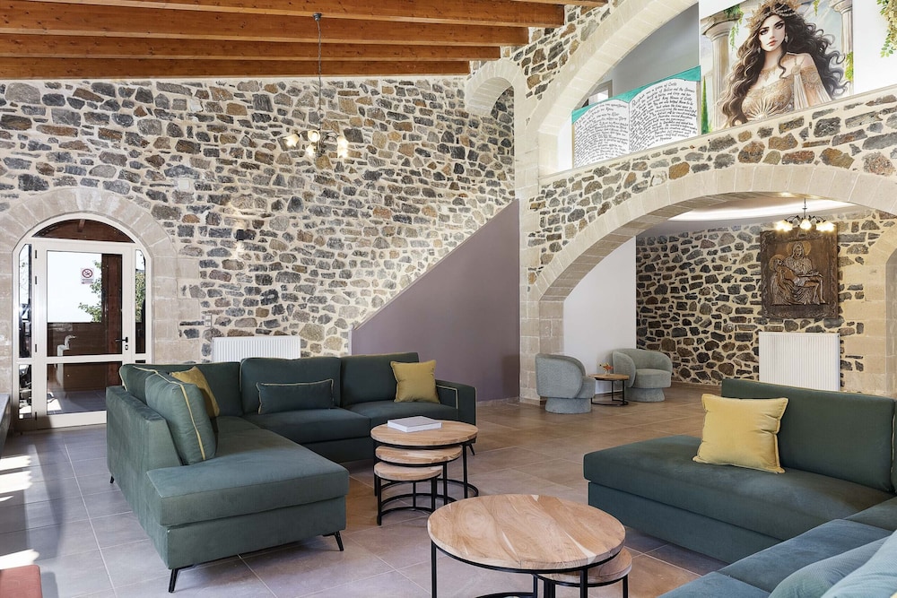 Villa Pasiphae - With Private Heated Pool