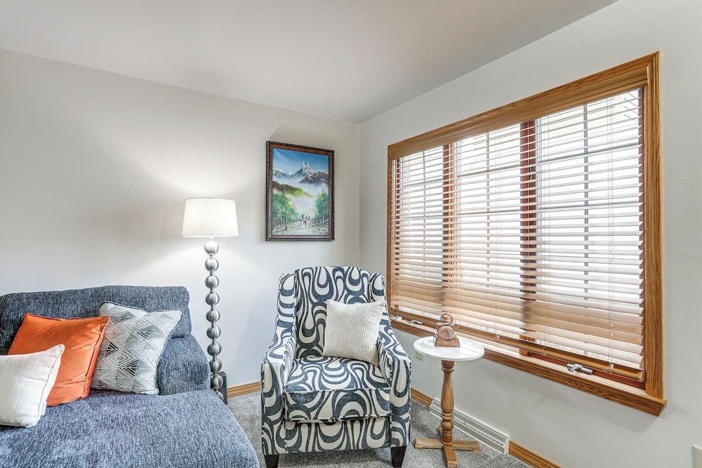 Townhome w/ Patio: 1 Mi to Clearfield Riverwalk