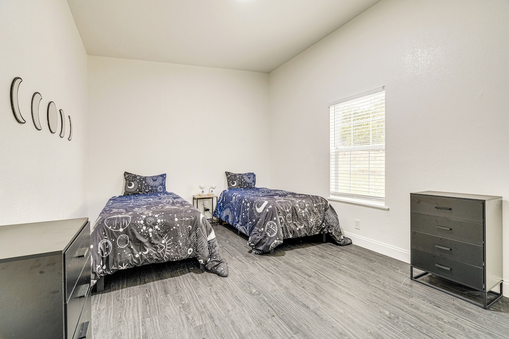 Private Hot Tub & Golf Course Views: Lakeway Gem