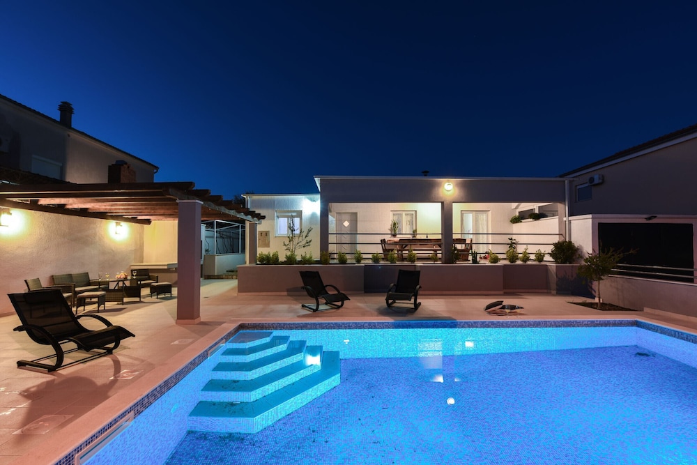 Villa Sea Pearl view 3