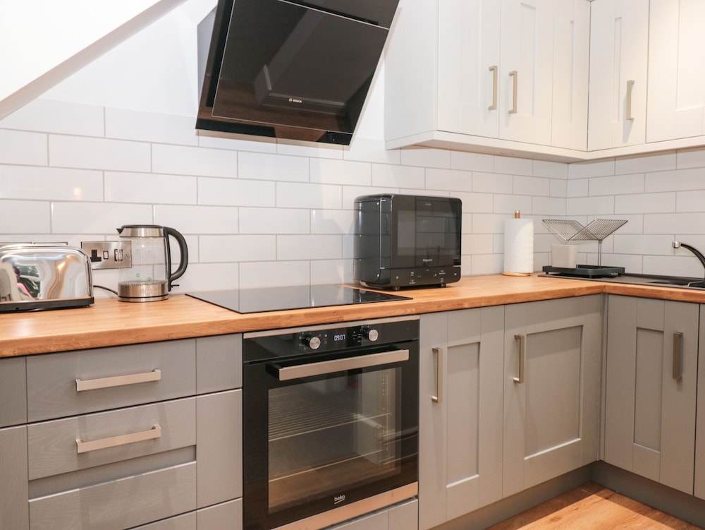 Flat 1 Byfield