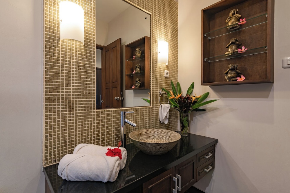 Alamanda Lovina Resort