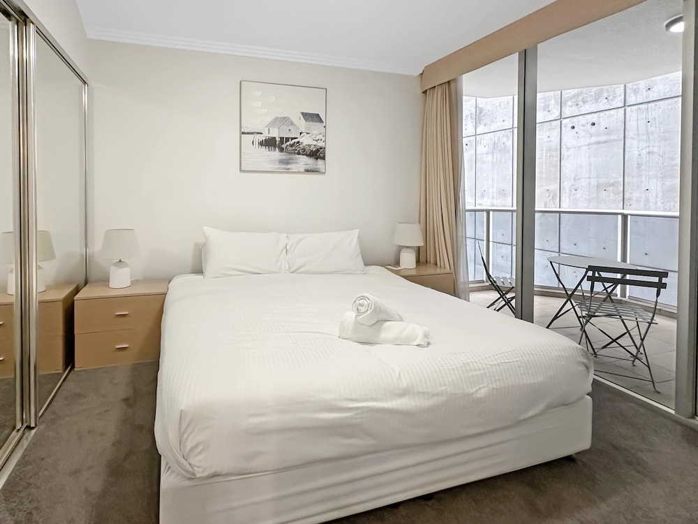 2-bed City Apartment With Gym