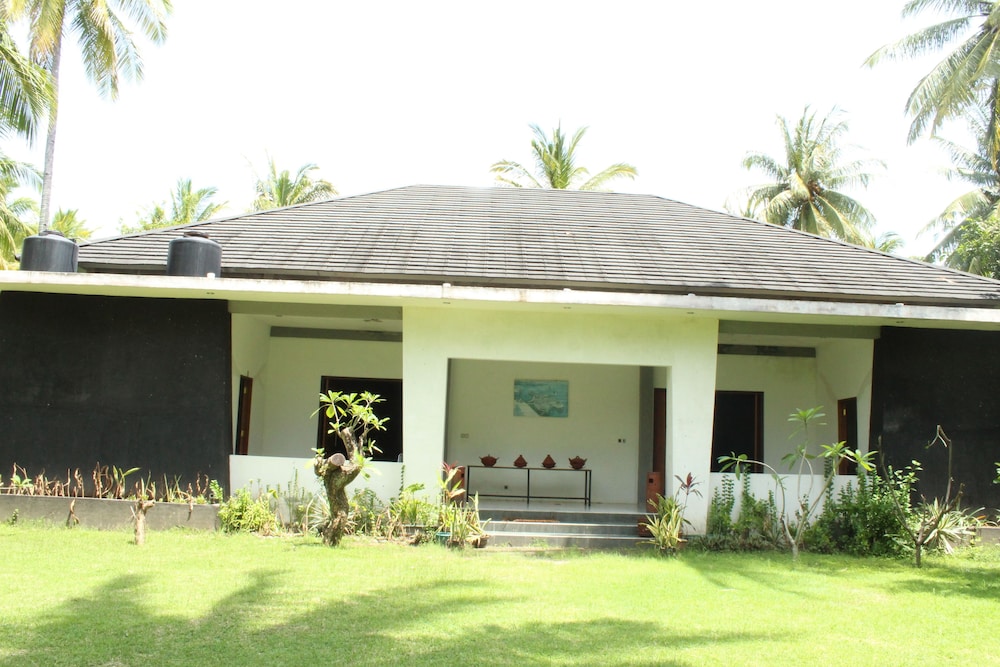 Gondang Beach Hotel