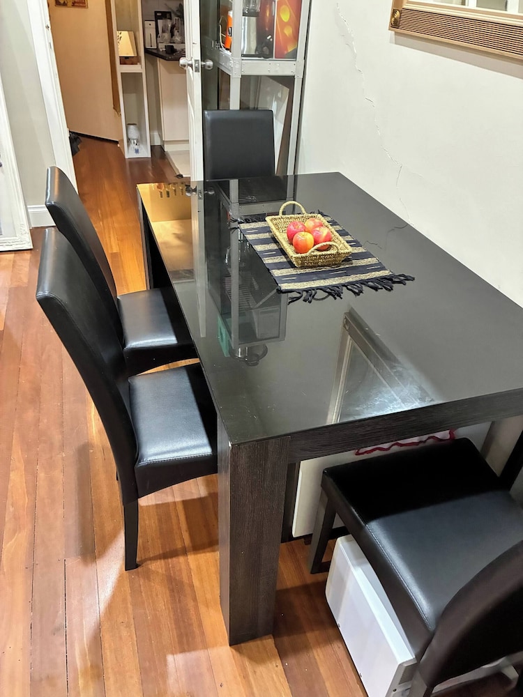 Cozy Tusmore Apartment With Private Garden City View Near Burnside Village Mall