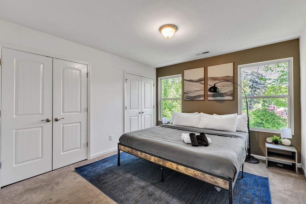 King 3BR Townhouse Mins to Cary NC State