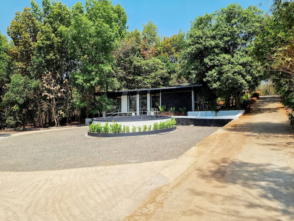 Bird's Nest Resort - Shahapur