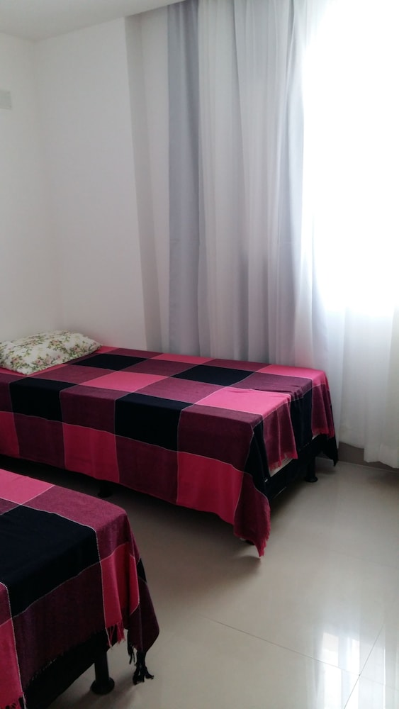 Apto alto padrão com piscina