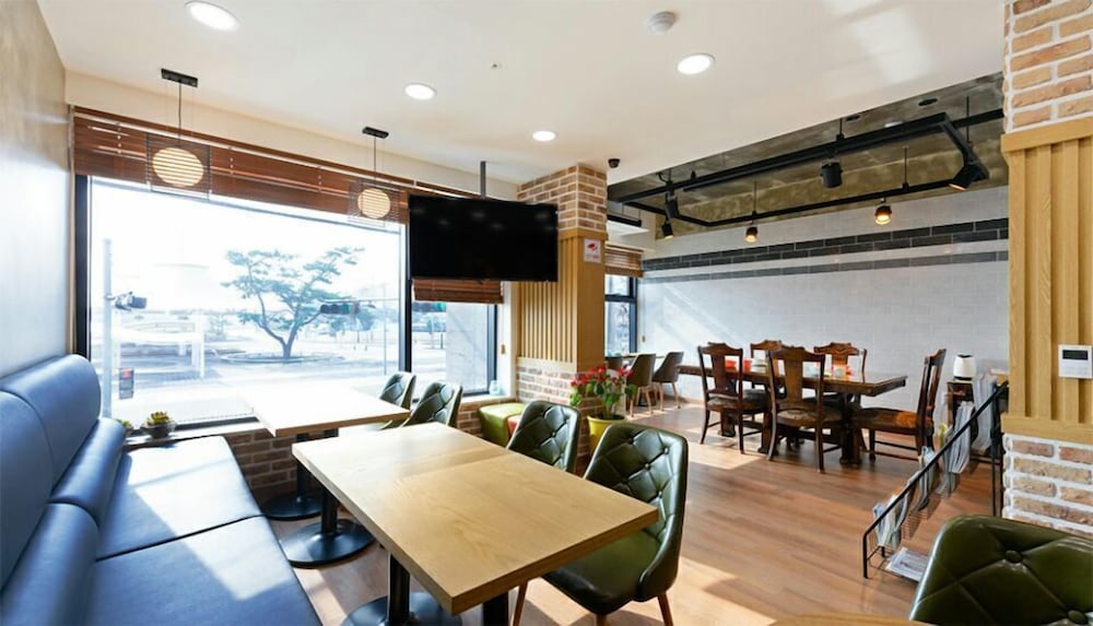 Paulownia Hostel & Guest House
