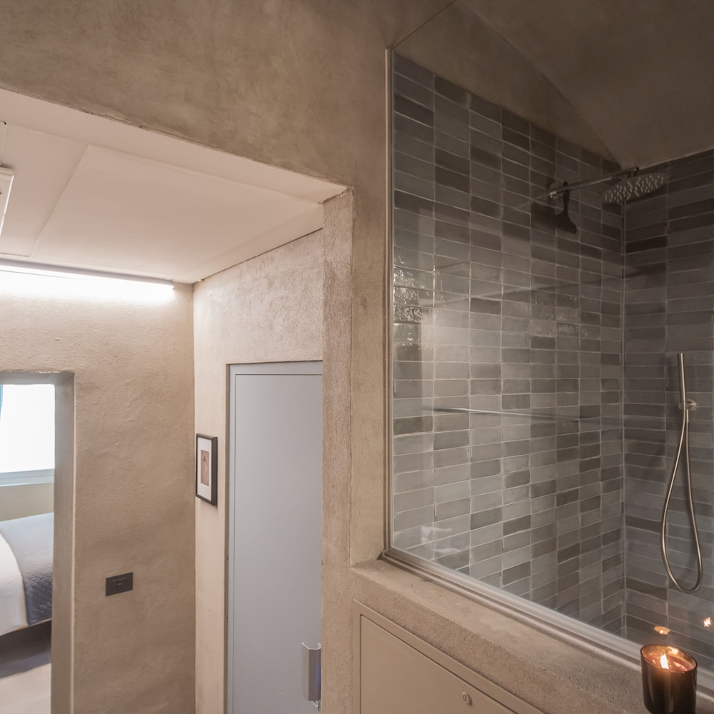 Urio s Castle Suites