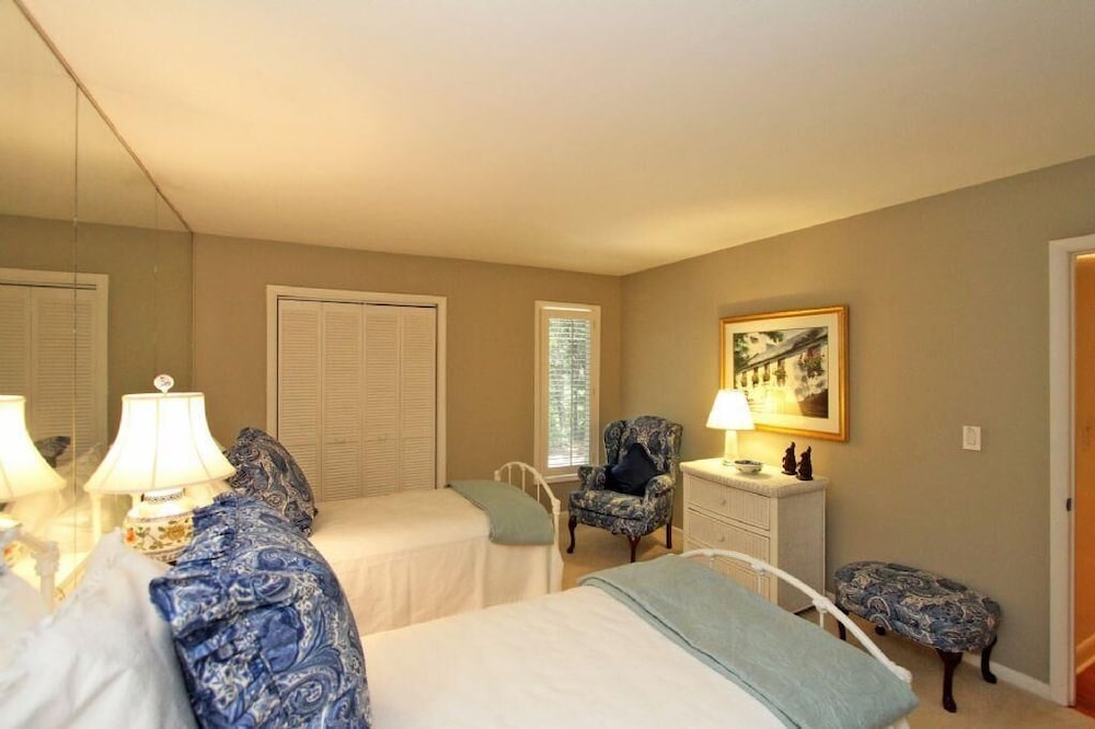 Charleston Vacations - 7 Edgewater Ally - Property Image 4