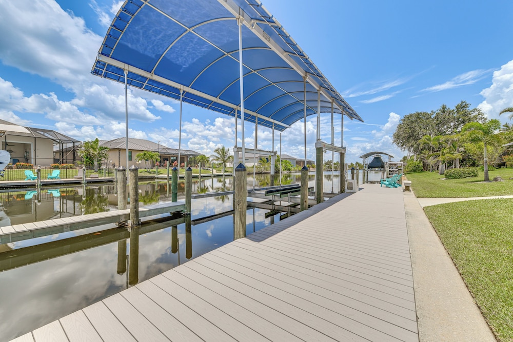 12 Mi to Gulf: Port Charlotte Home w/ Boat Dock