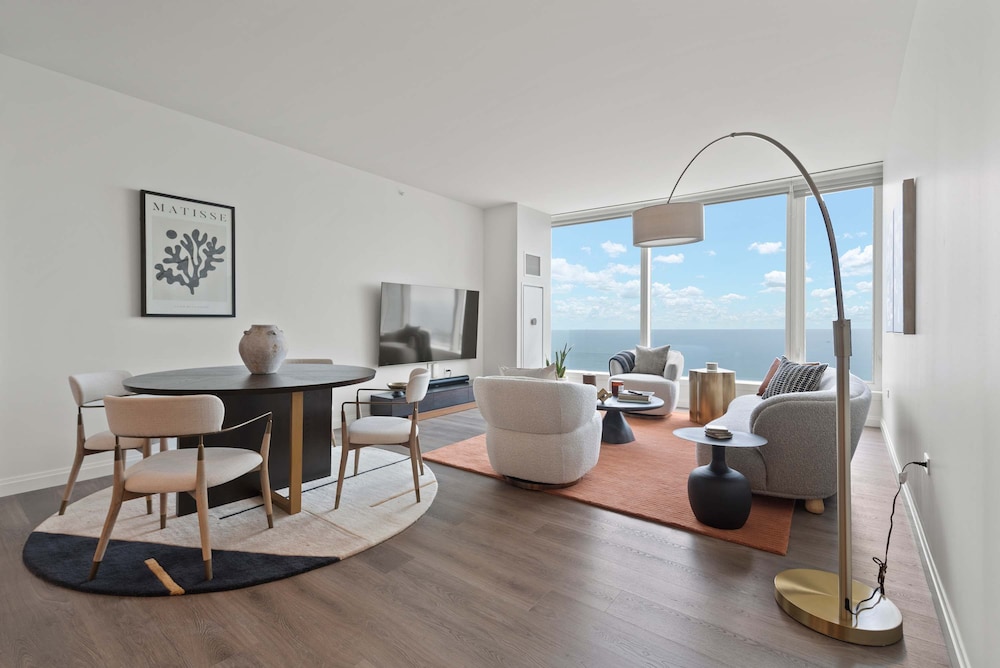 Luxe Apts Stunning Lake Views Resort Amenities