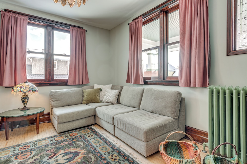 Close to Lake Superior: Walkable Washburn Charmer!