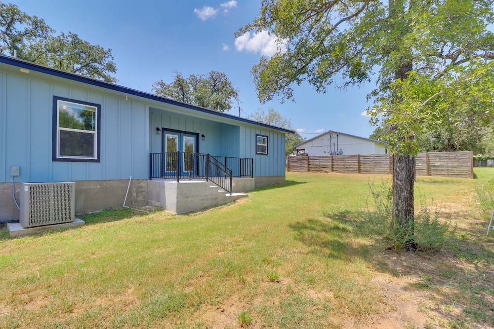 1 Mi to Lake Lbj: Peaceful Home w/ Patio & Yard!