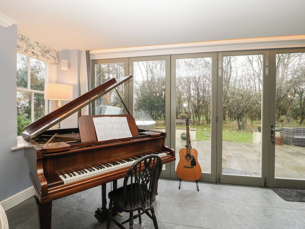 Vallis Oak Villa