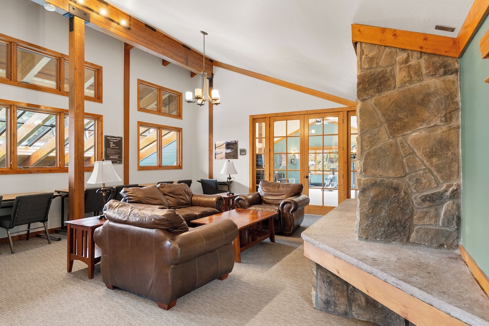 Mountain Side Condominiums 152, Building H