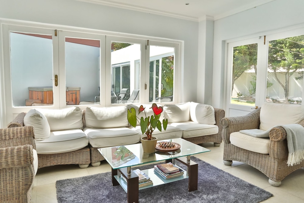 Abington Manor - Fish Hoek Guesthouse