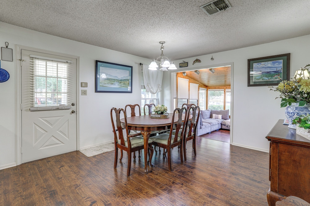 5 Mi to Downtown Morgan City: Waterfront Retreat