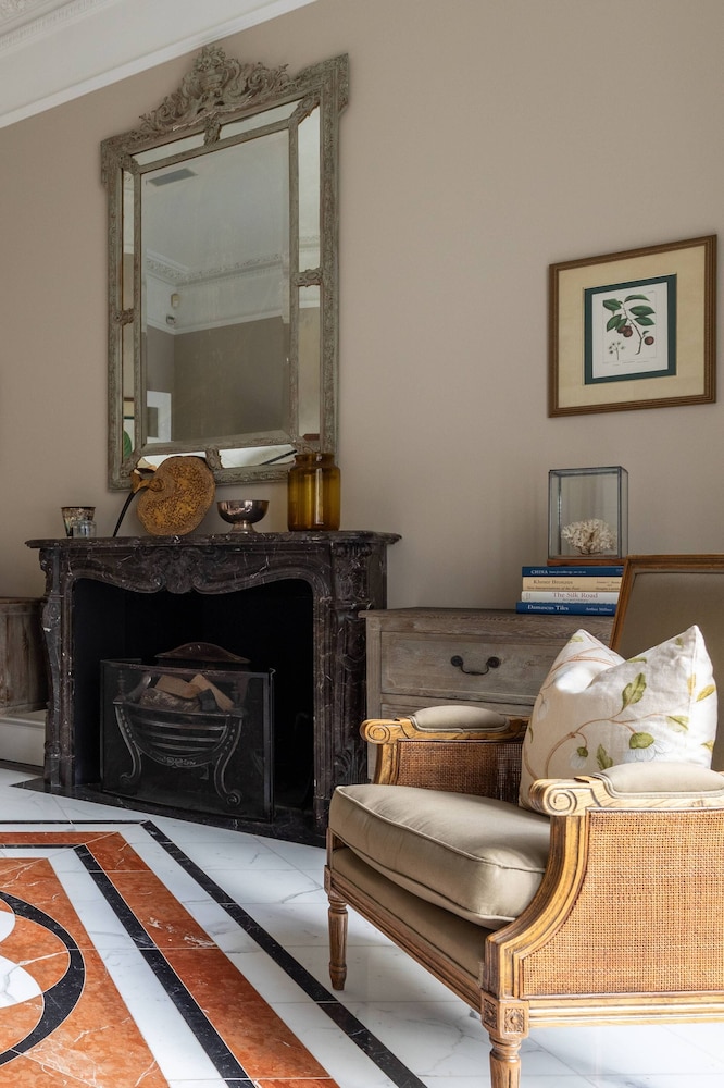Earl's Court Square XI by Onefinestay