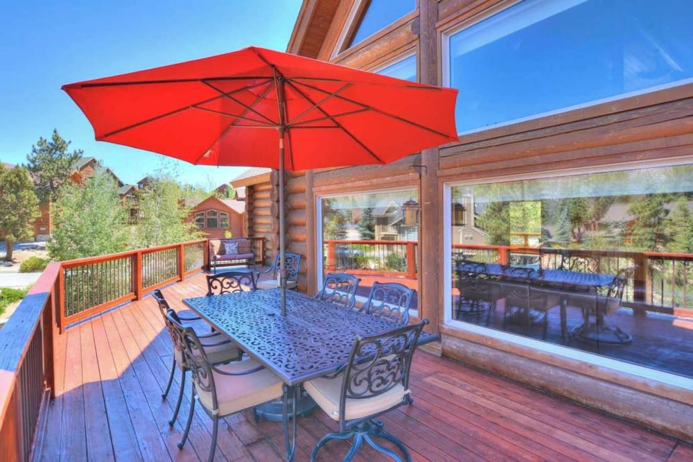 Sleeps 27 2 Homes Near the Lake, Hot Tub + Views Castle Glen Estates