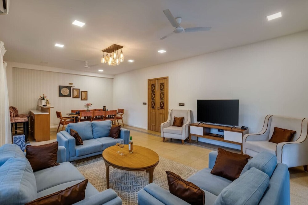 Villa Ayana 5bhk With Pool and Near the Beach