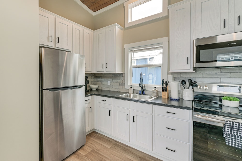 < 1 Mi to Marina: Pet-friendly Lake Norman Home!