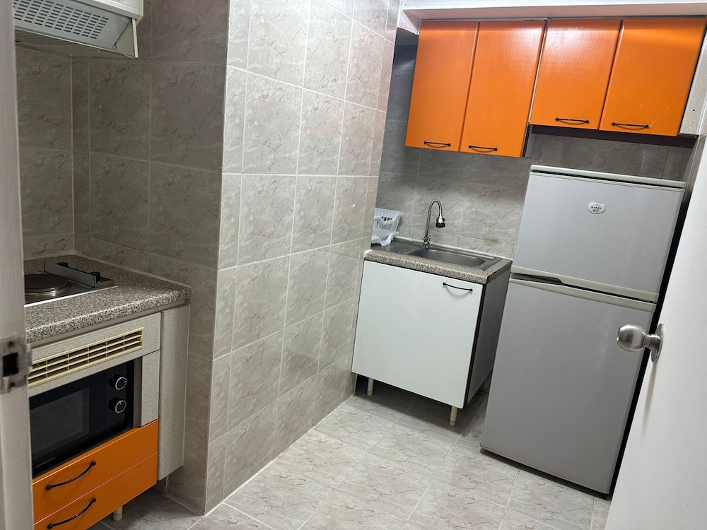 Omni Tower Sukhumvit Nana - Direct