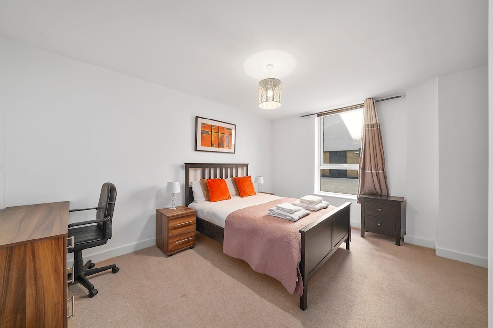 Kennet House Superior Serviced Apartment