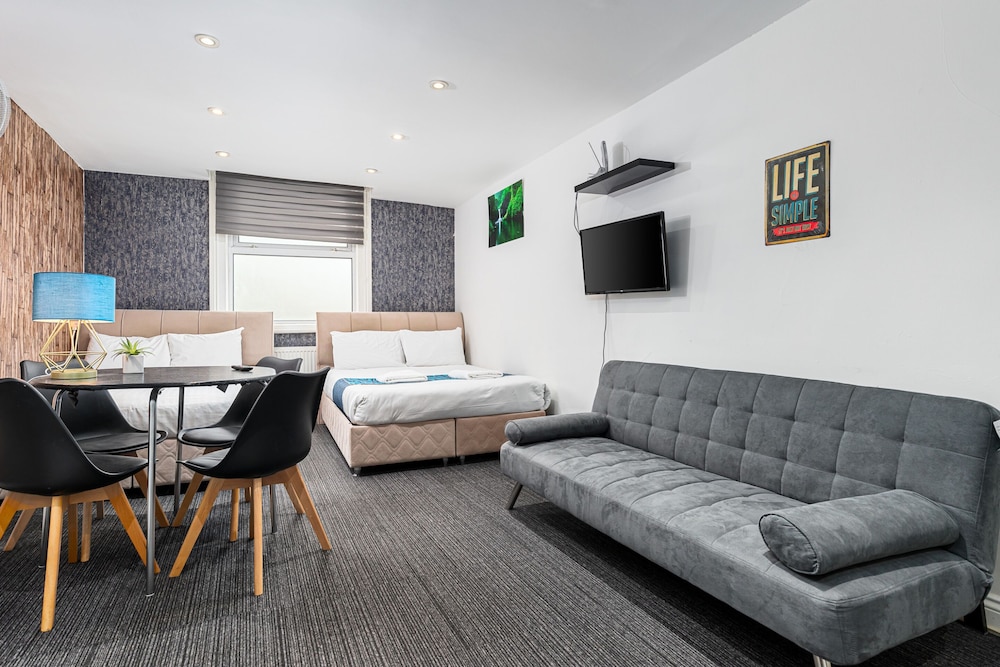 Whitechapel Grand