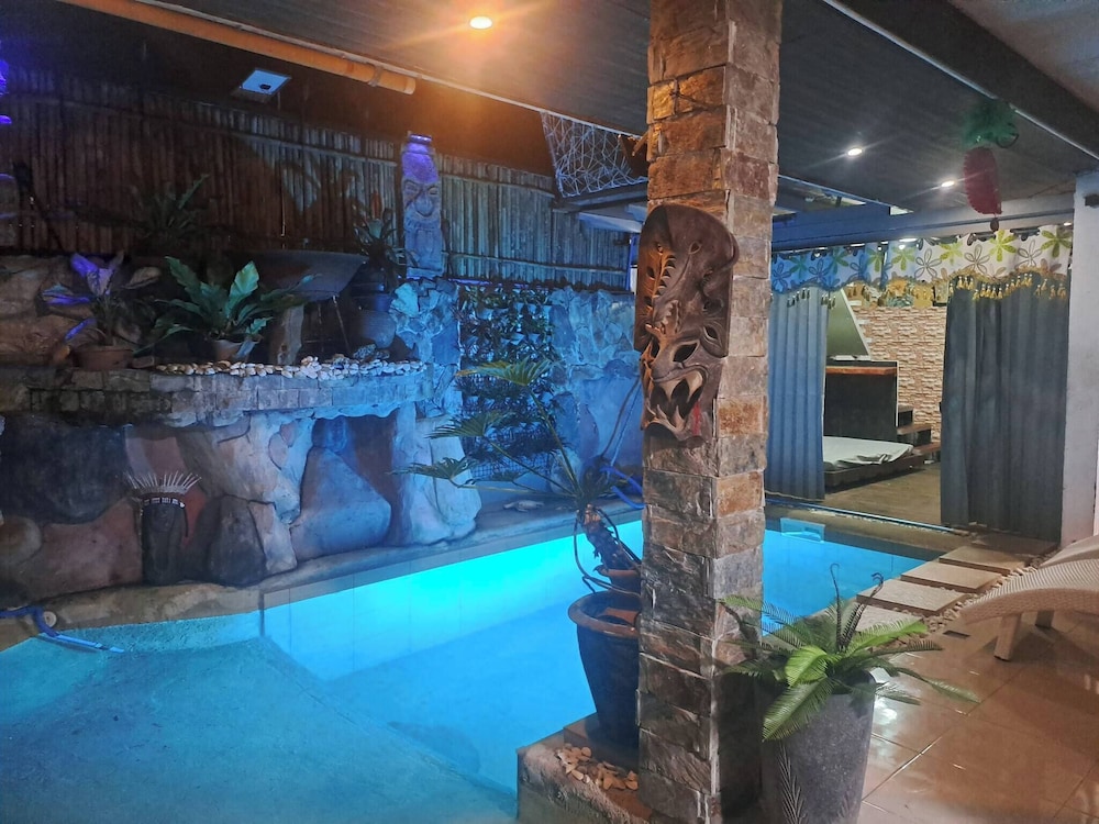 Tribal Bliss Private Resort in Lipa Batangas, a Privat Guest Room With Pool