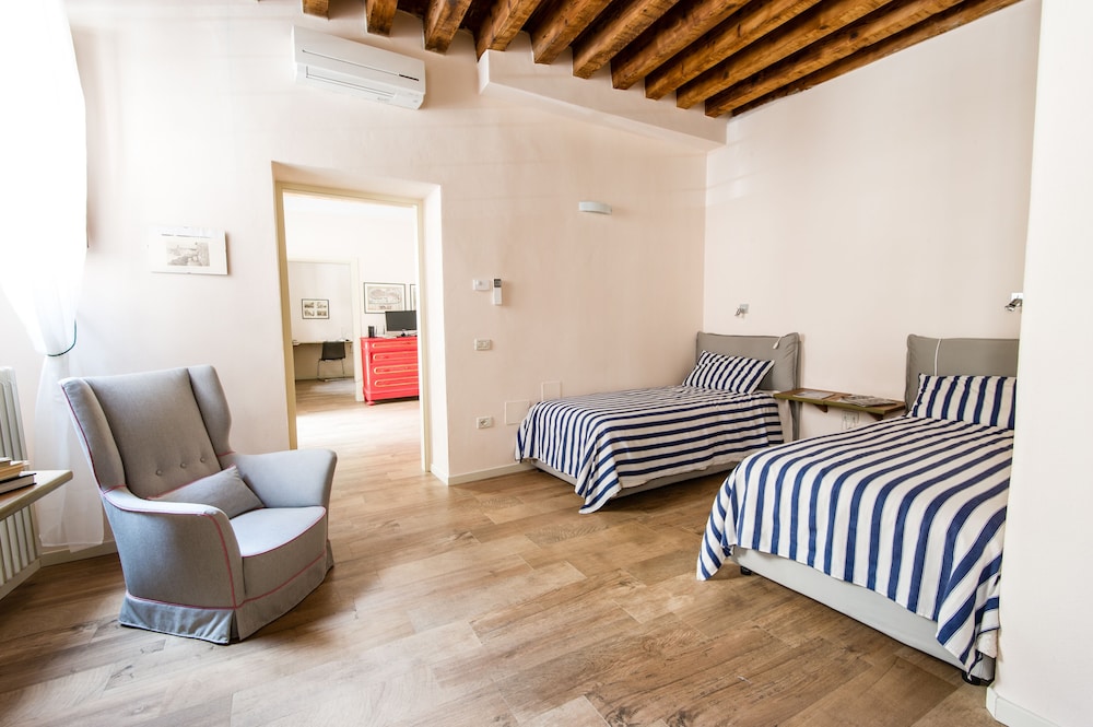Casa Agli Scrimiari ItalianFlat view 3