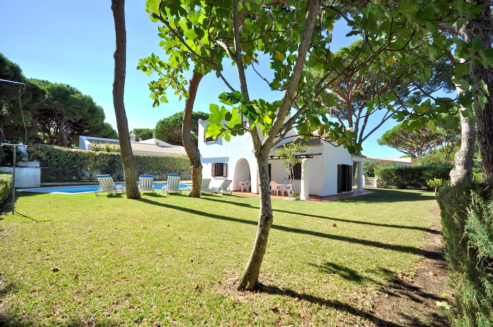 Perfect Retreat Overlooking Pinhal Golf Course, Private Pool, Off-street Parking view 5