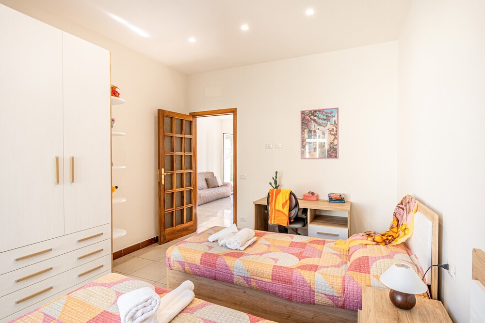 Bright Apartment Private Parking Naples photo 2