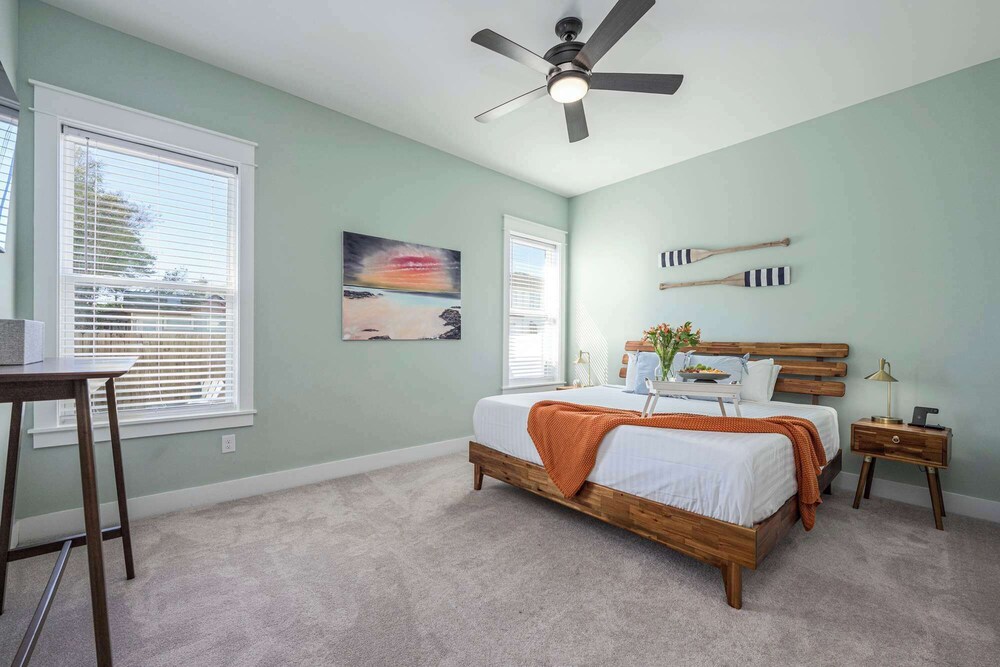 Beach to Bay 3BR Retreat - Cowboy Pool & Golf Cart