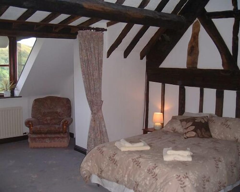 Llangollen Vacations - Horseshoe Pass Holiday Lets - Property Image 5