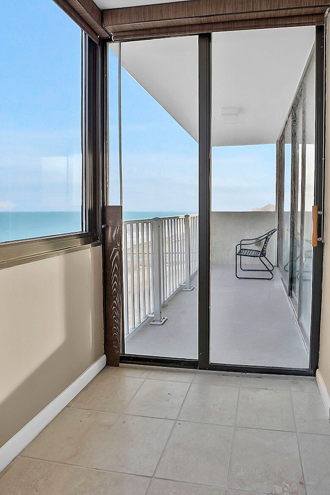 Sands Beach Club Ph1114 4 Bedroom Condo