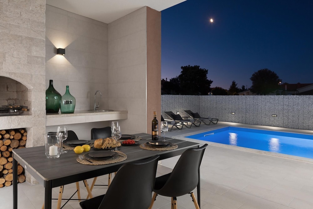 Villa Ovis in Peresiji view 5