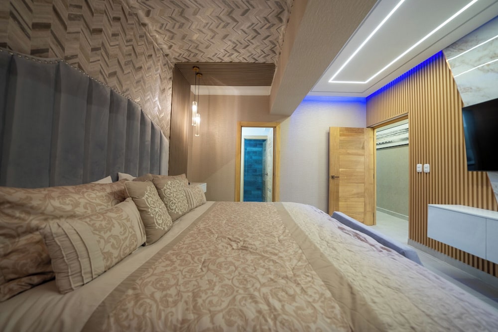 Enjoy Stylish 3br 3, 5b Stylish, Downtown Ocean View