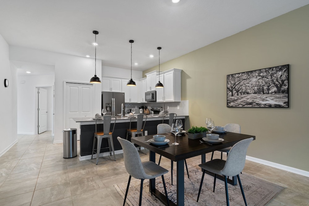 Condo 2bed 2bath Next to Disney w Free Water Park