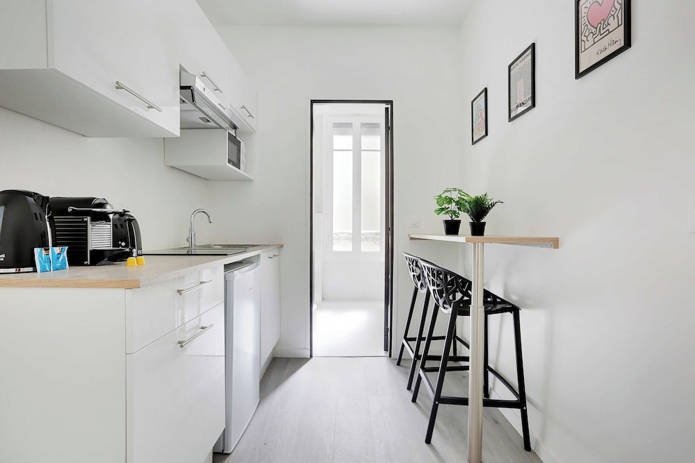 Charming Apartment -1br/4p- Chateau de Vincennes view 5