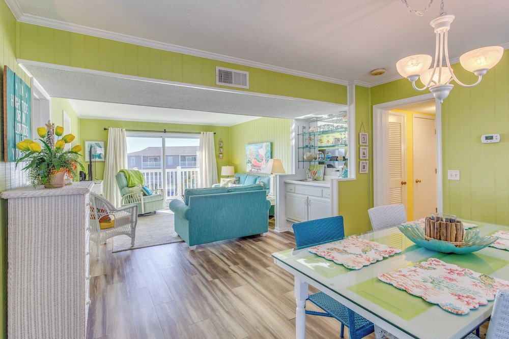 Walk to Shore: Ocean Isle Beach Resort-style Condo