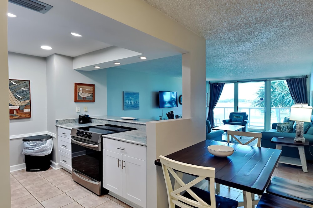 Sabine Yacht & Racquet by Southern Vacation Rentals, photo 2