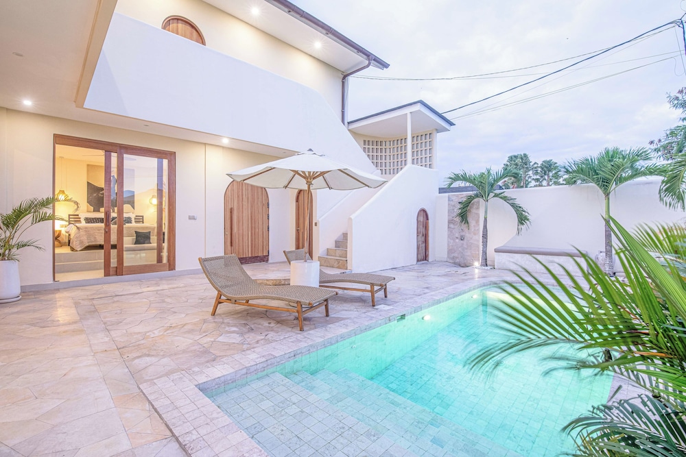 Luxury 4BR Villa With Private Pool in Canggu