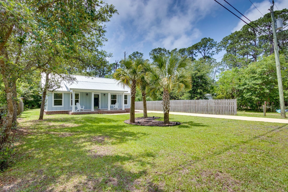 Gulf Breeze Home w/ Screened Porch: Near Beach! view 5