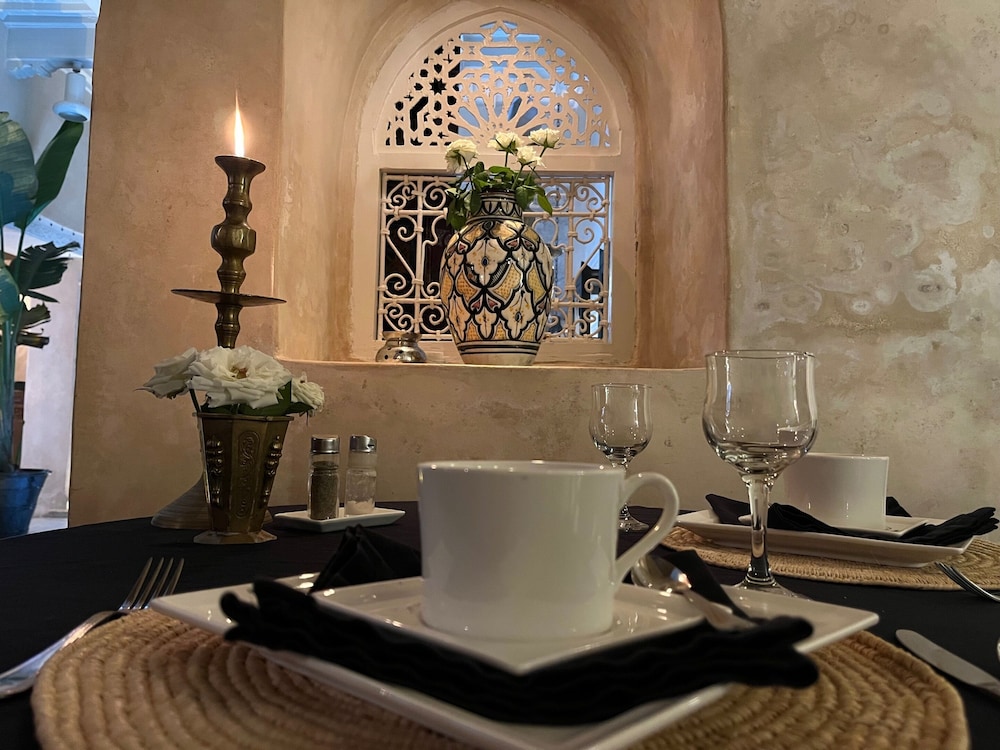 RIAD MALAÏKA