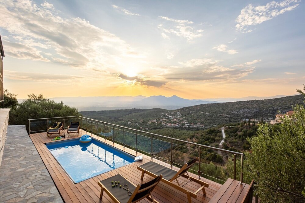 Martinia Pool Escape - Aiga Panoramic Vistas photo 1